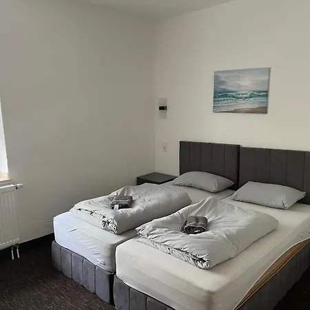 Duisburger 호스텔 *