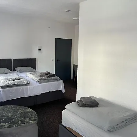 Duisburger 호스텔 *