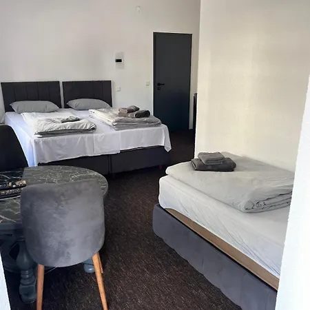 호스텔 Duisburger *